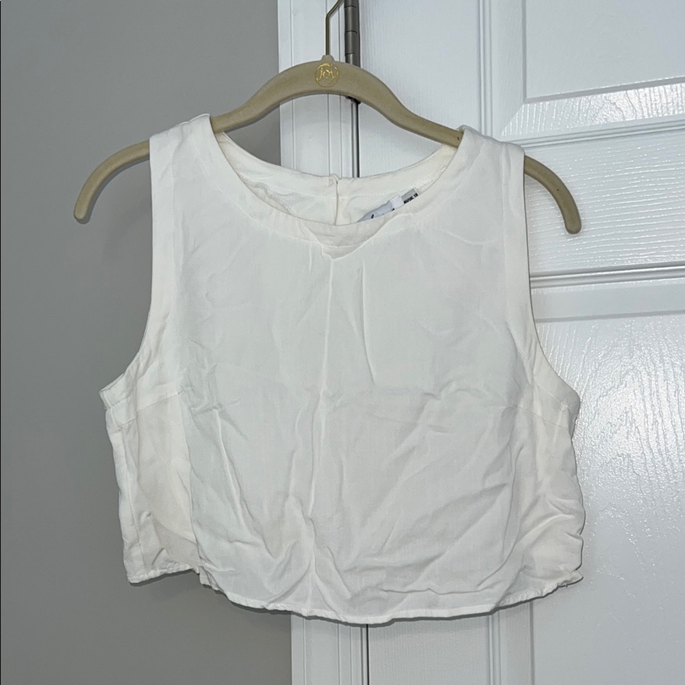 Petal & Pup Elegant White Sleeveless Crop Top